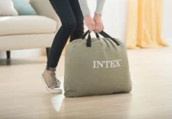 Intex Deluxe Pillow Rest Raised Luchtbed - Eenpersoons - Ingebouwde Elektrische Pomp -Bo-Camp Verkoopwinkel 1320 1900 64132 inuse1 2017 300